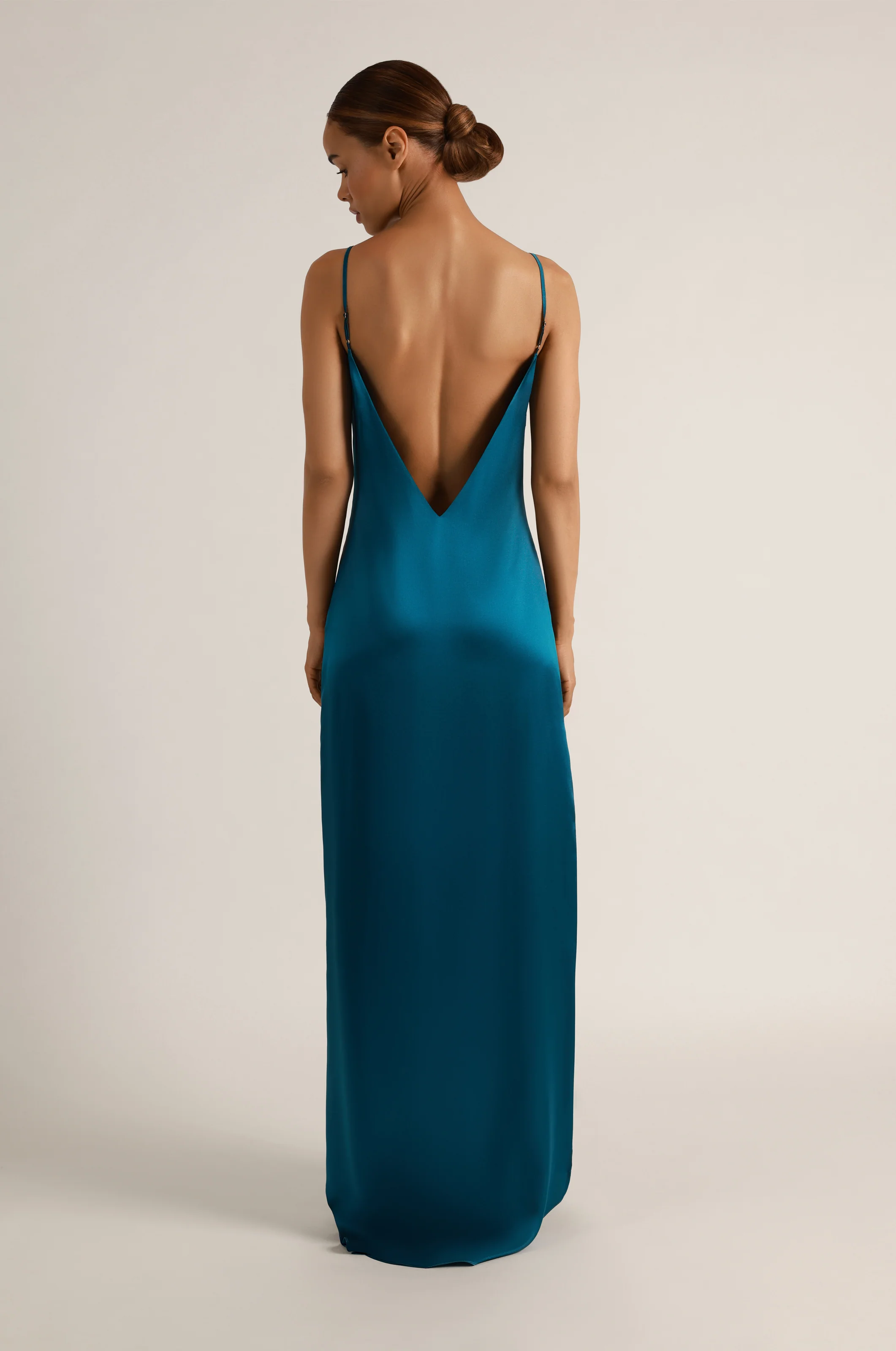 SOIE V-BACK SLIP GOWN - Image 4